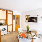 #094 Modern Flats With Pool Great Location Διαμέρισμα *